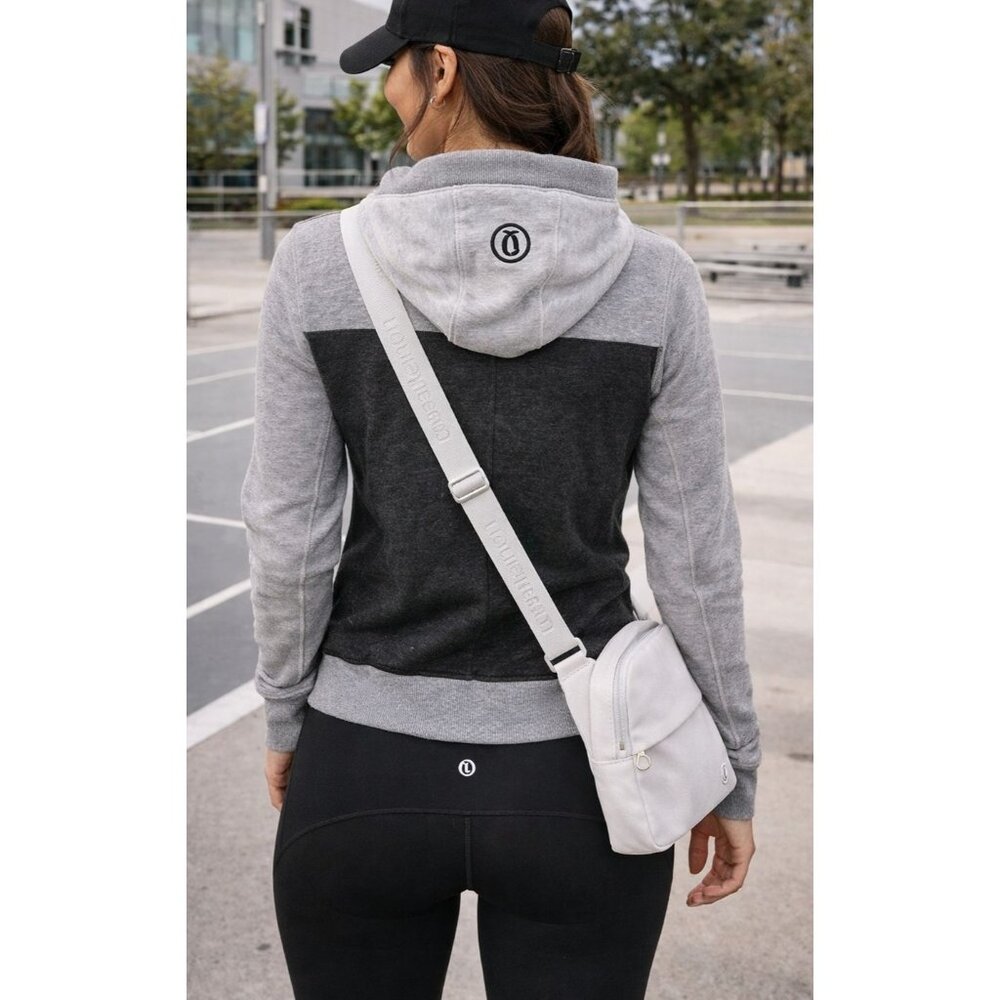 Lululemon Bliss Break‎ Hoodie Scuba 4 Grey Zip Jacket Athletic Fitted Athleisure